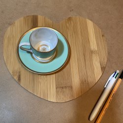 Personnalisée, en Bambou, gravée de vos initiales, modèle "coeur", planche de présentation, apéritif, charcuterie, fromage