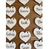 Coeur, marque-place en bois gravé.