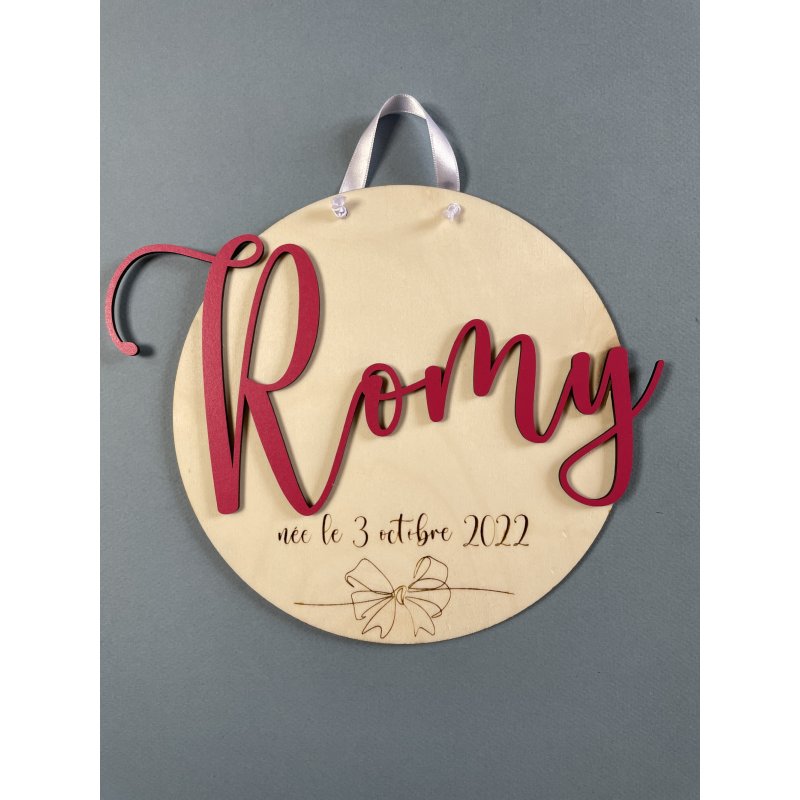 Médaillon rond en bois personnalisé,  Prénom et date de Naissance Bois et prénom peint