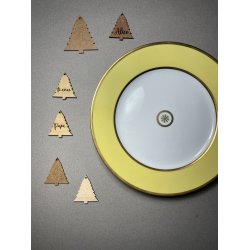 Sapin, Marque-place gravé, en bois ou couleur.