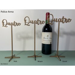 Numéro de table en bois sur support , en lettres (Police Anna)