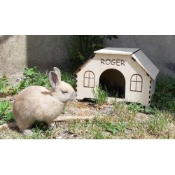 Maison en bois personnalisée pour lapin - Nom et décor au choix