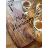 Avec votre prénom, en Acacia, gravée Chef(fe) et votre prénom, planche de présentation, apéritif, charcuterie, fromage.