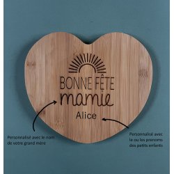 Bonne Fête Maman ou Bonne Fête Grand Mère , en Bambou, 24x23 cm, gravée , modèle "coeur"