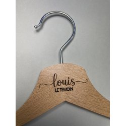 Cintre en Bois Gravure Personnalisé