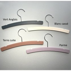 Cintre pour Bébé en Bois Gravure Personnalisée, modèle Rétro