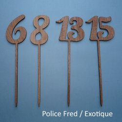 Numéro en Chiffre, en bois, sur pic
