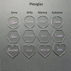 Marque Place , en plexiglas...