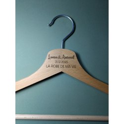 Cintre en Bois Gravure Personnalisé, Robe, Costume