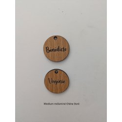 MARQUE-PLACE ROND, HEXAGONE OU CŒUR EN BOIS GRAVÉ