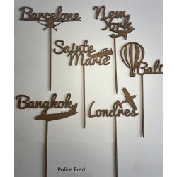 Nom de table Personnalisé avec un Avion, en Bois, sur pic ou support