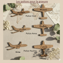 Avion, Marque Place,  en bois gravé.