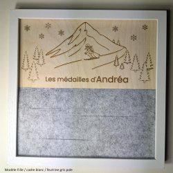 cadre porte-médailles de ski fille et garçon personnalisé au prénom