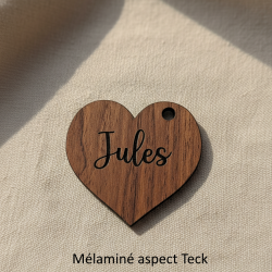 Coeur, marque-place en bois gravé.