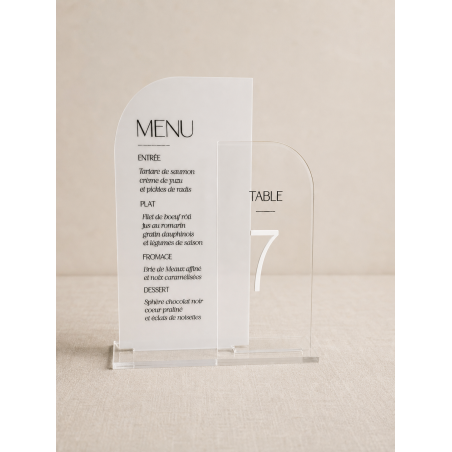 Menu et numéro en plexiglas