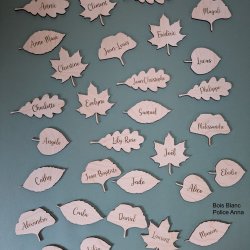 Feuille,  Marque Place en bois gravé.