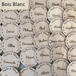 Sous Verre bois 3 personnalisations : nom des mariés, date du mariage et prénom de l'invité (modèle Thib)